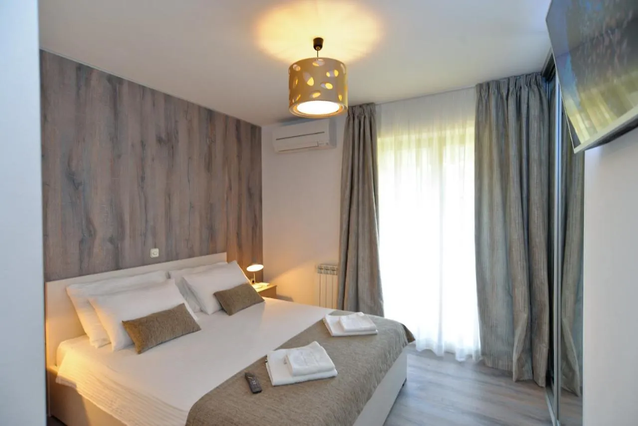 Apartments Elvis 1299 Vrsar