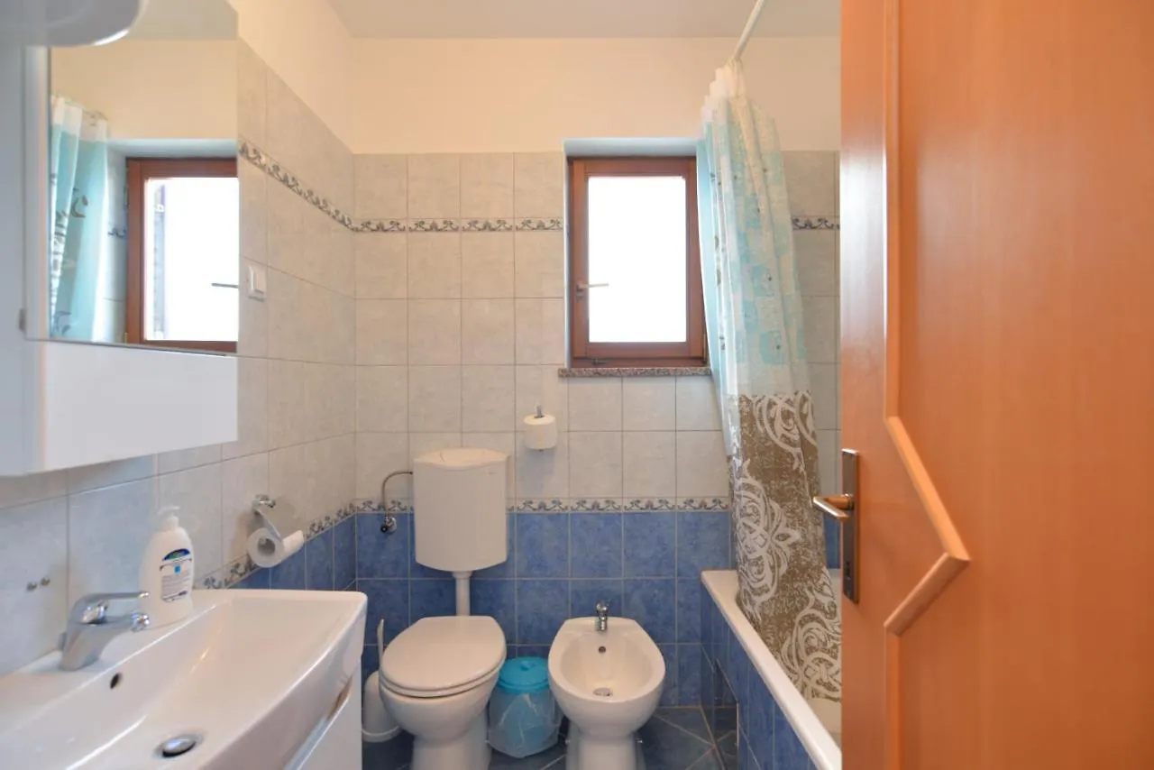 Apartments Elvis 1299 Vrsar