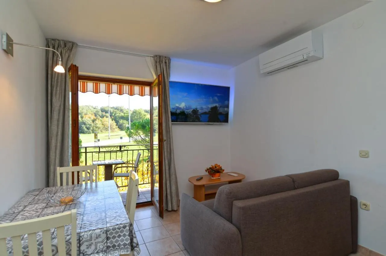 Apartments Elvis 1299 Vrsar