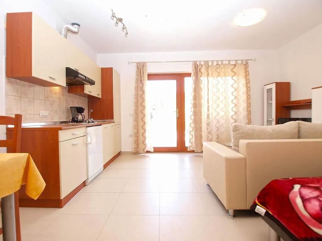 Apartments Elvis 1299 Vrsar