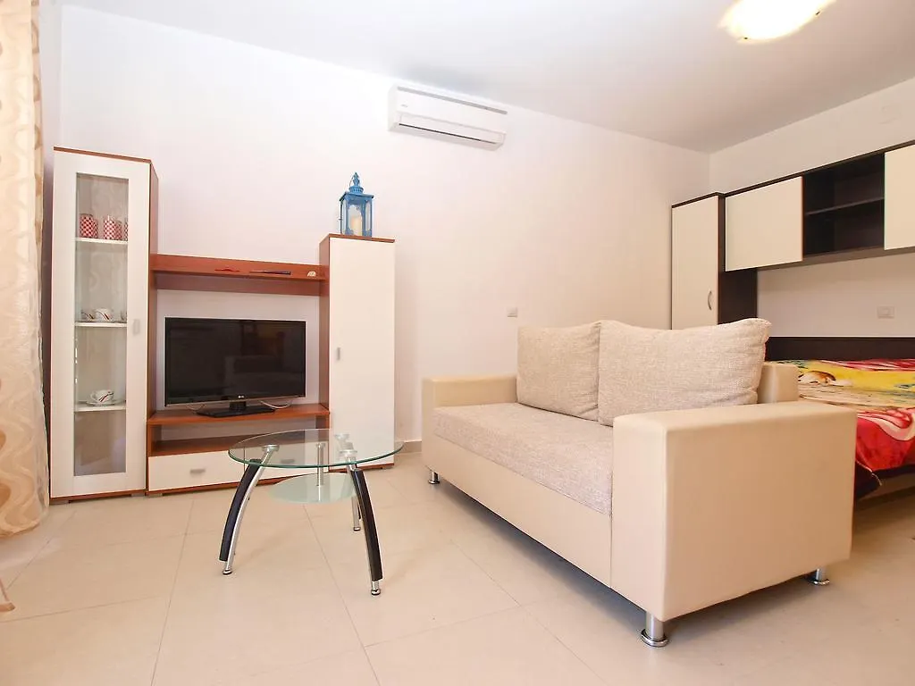 Apartments Elvis 1299 Vrsar